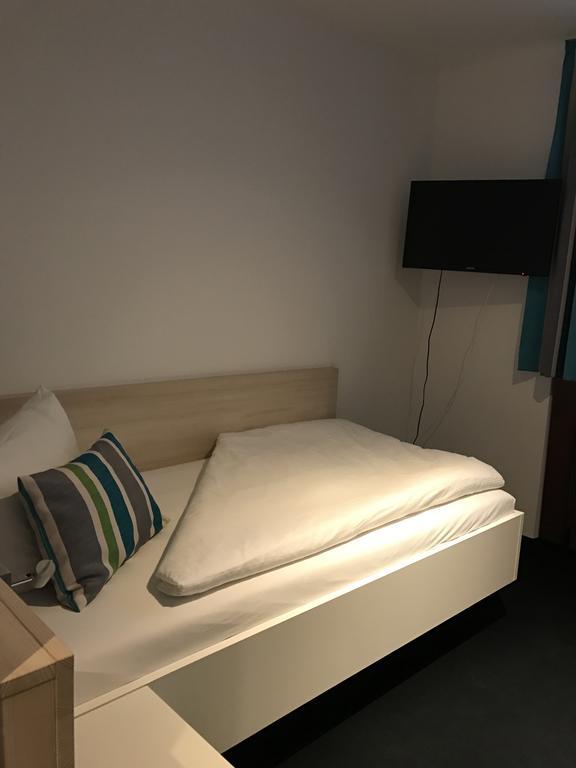 קירשצארטן Die Krone - Hotel Garni מראה חיצוני תמונה